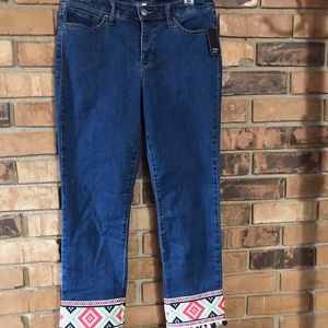 Crown and ivy embroidered  size 8 jeans